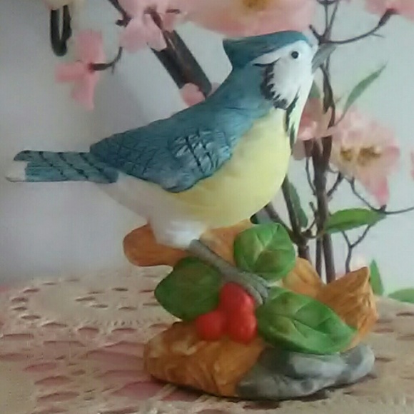 Bluejay with berries spring bisque figurine - Picture 5 of 6